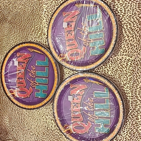 Amscan "Queen of the Hill" Adult Female Birthday Celebration Paperware 414 pcs - Picture 7 of 14